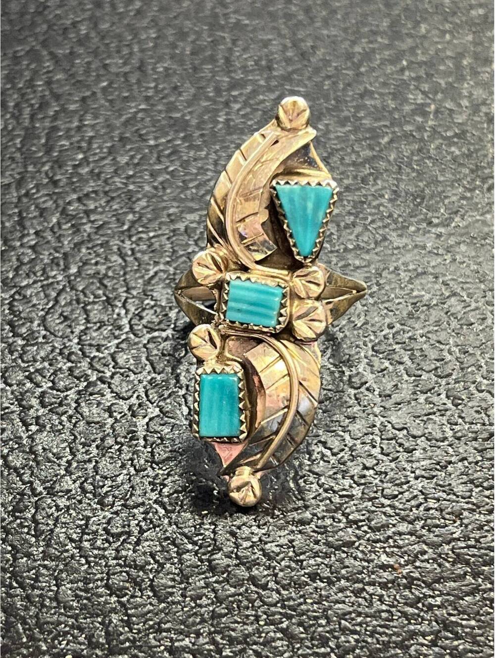 Zuni handmade sterling silver turquoise ring size 7.5 carved